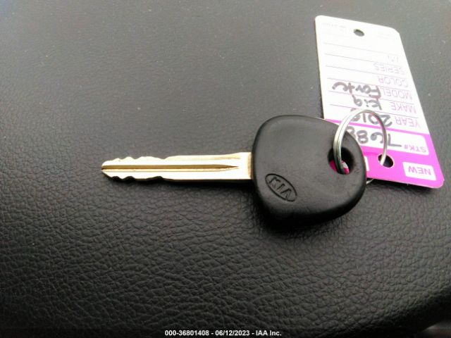 KNAFK4A6XF5320501 KIA FORTE LX