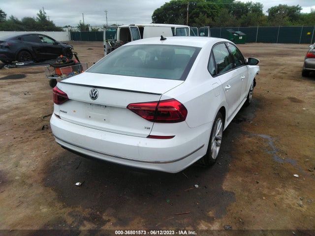 1VWLA7A36KC011014 Volkswagen Passat 2.0t Wolfsburg Edition