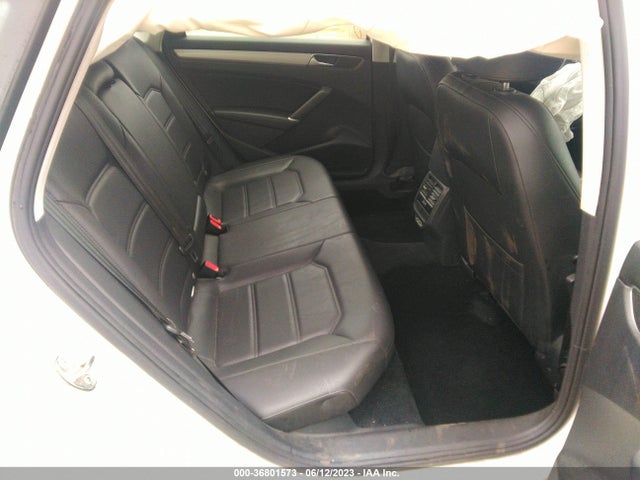 1VWLA7A36KC011014 Volkswagen Passat 2.0t Wolfsburg Edition