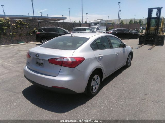KNAFX4A64G5498200 KIA FORTE LX