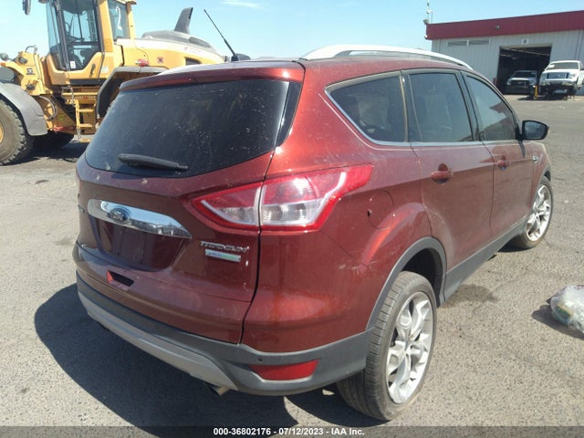 1FMCU0J91EUB64318 Ford Escape Titanium