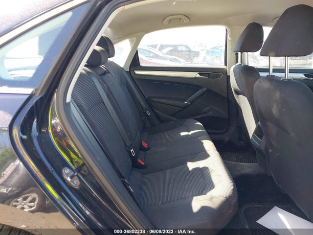 1VWAT7A34HC006646 Volkswagen Passat 1.8t S