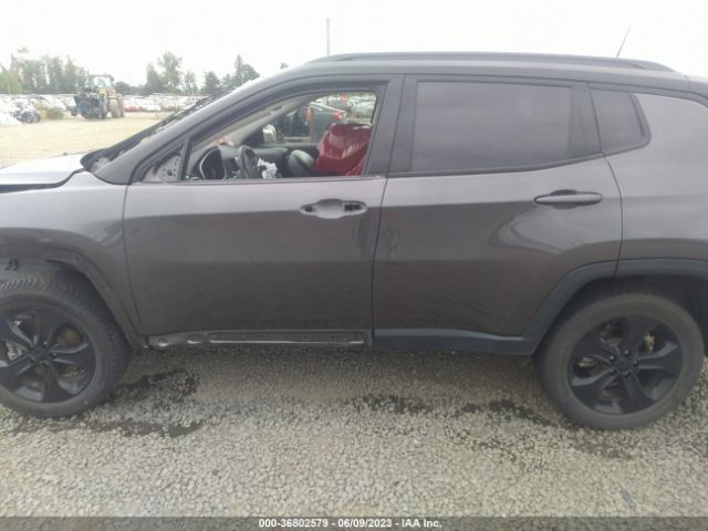 3C4NJDBB5KT675275 Jeep Compass Altitude