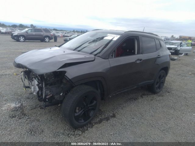 3C4NJDBB5KT675275 Jeep Compass Altitude