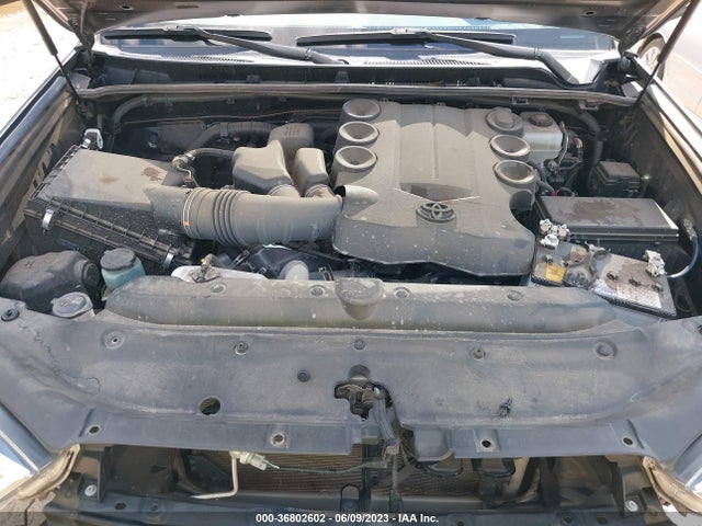 Toyota 4RUNNER SR5 2020 JTEBU5JR1L5747570 Image 10