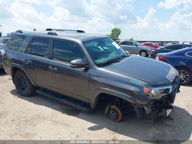 Toyota 4RUNNER SR5 2020 JTEBU5JR1L5747570 Image 13