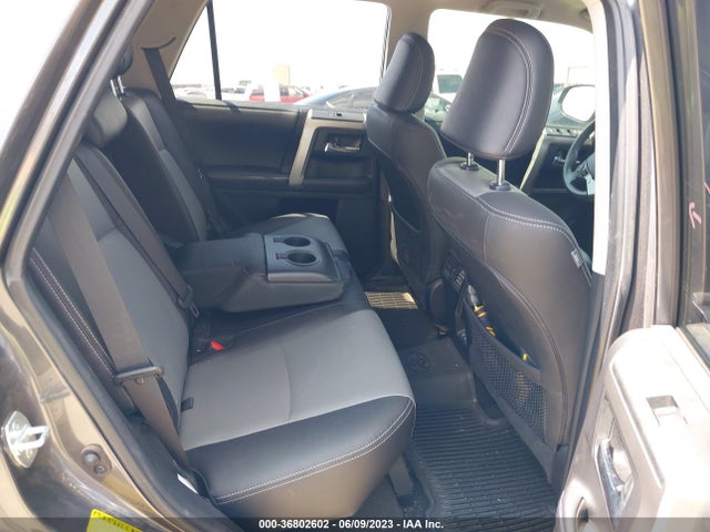 Toyota 4RUNNER SR5 2020 JTEBU5JR1L5747570 Image 8