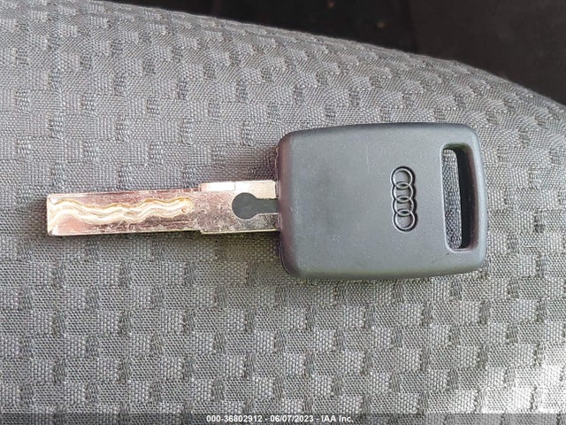 1VWAT7A31EC117859 Volkswagen PASSAT S