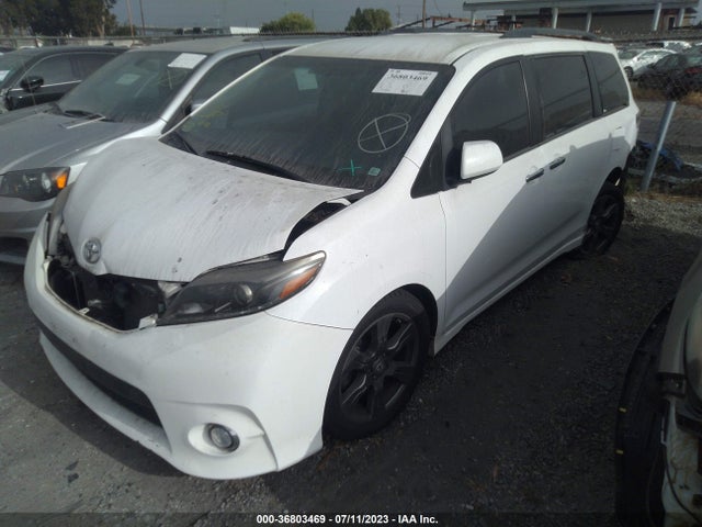 Toyota SIENNA SE 2017 5TDXZ3DC1HS868141 Image 2