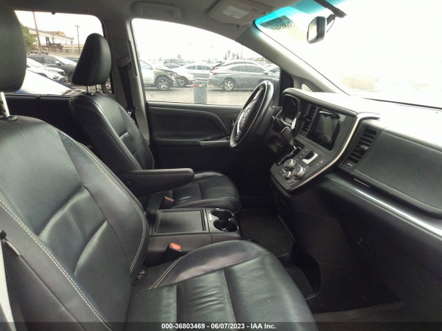 Toyota SIENNA SE 2017 5TDXZ3DC1HS868141 Image 6