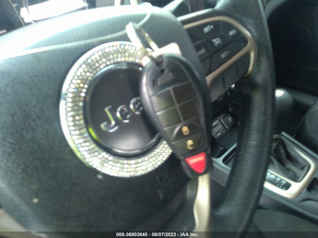 1C4PJLAB8GW125817 Jeep Cherokee Sport