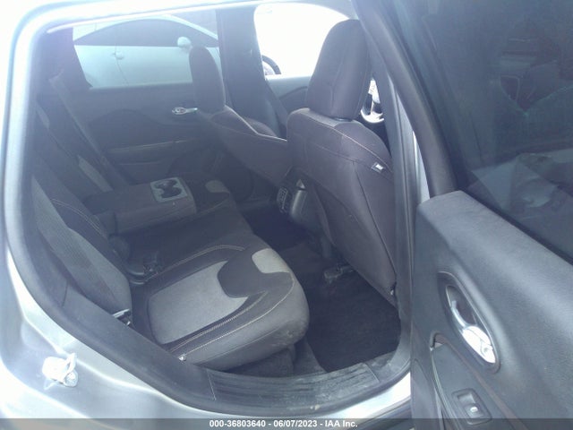 1C4PJLAB8GW125817 Jeep Cherokee Sport
