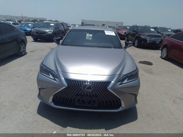 58ABZ1B1XKU032612 Lexus ES