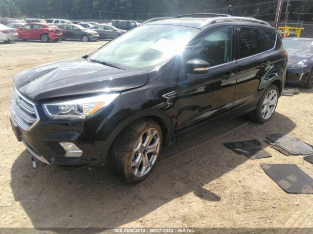 1FMCU9J9XHUC96180 Ford Escape Titanium