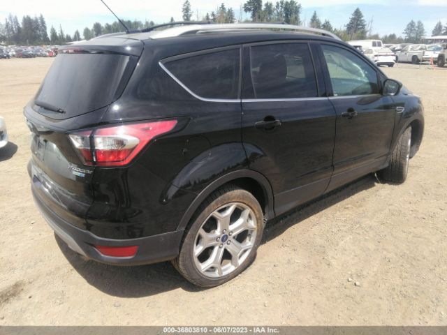 1FMCU9J9XHUC96180 Ford Escape Titanium
