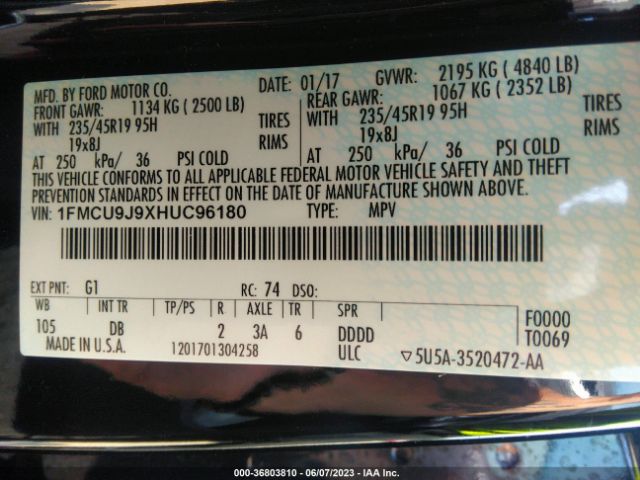 1FMCU9J9XHUC96180 Ford Escape Titanium