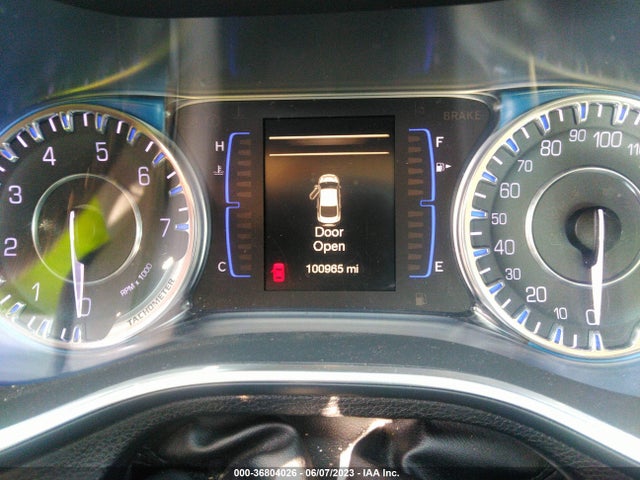 1C3CCCFB2GN171526 Chrysler 200 LX