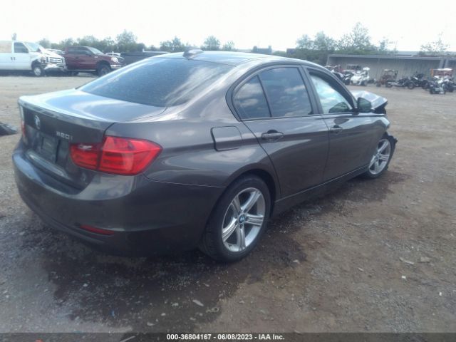 WBA3B1G50ENS79830 BMW 3 Series 320i