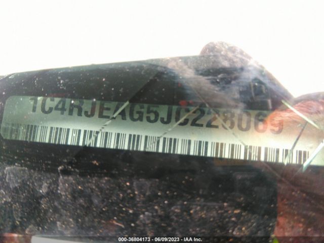 1C4RJEAG5JC228069 Jeep Grand Cherokee Altitude