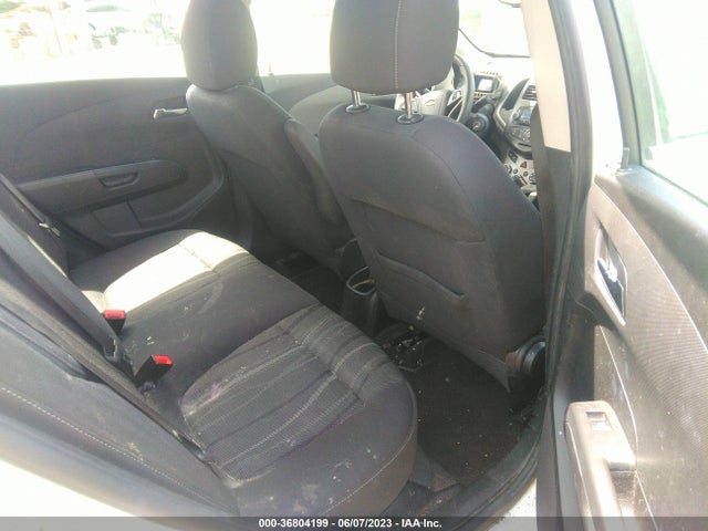 Chevrolet SONIC LT 2015 1G1JC5SH8F4107125 Image 9
