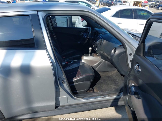 2011 NISSAN JUKE S VIN: JN8AF5MR5BT021702