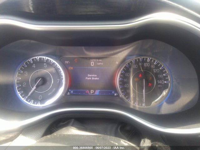 Chrysler 200 C 2015 1C3CCCCG2FN694074 Image 7