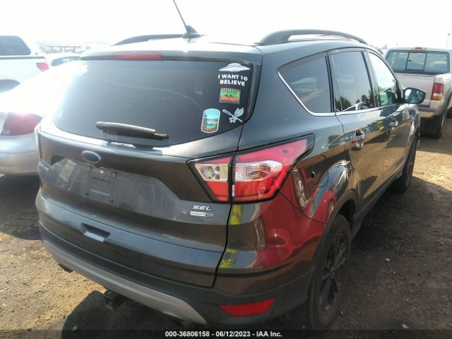 1FMCU9HD4JUA47194 Ford ESCAPE SEL