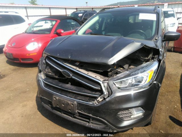 1FMCU9HD4JUA47194 Ford ESCAPE SEL