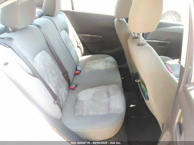 Chevrolet SONIC LS 2018 1G1JB5SH3J4104497 Image 8
