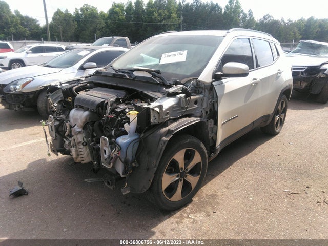 3C4NJCBB9JT123903 Jeep Compass Latitude