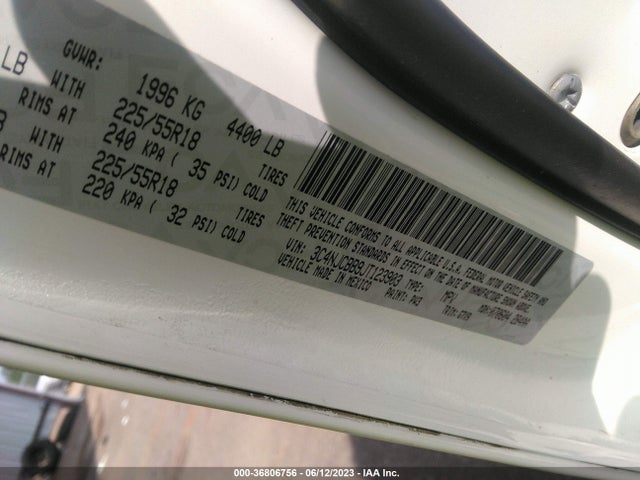 3C4NJCBB9JT123903 Jeep Compass Latitude