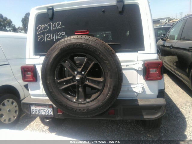 1C4HJXEN4LW245737 Jeep Wrangler Unlimited Sahara Altitude