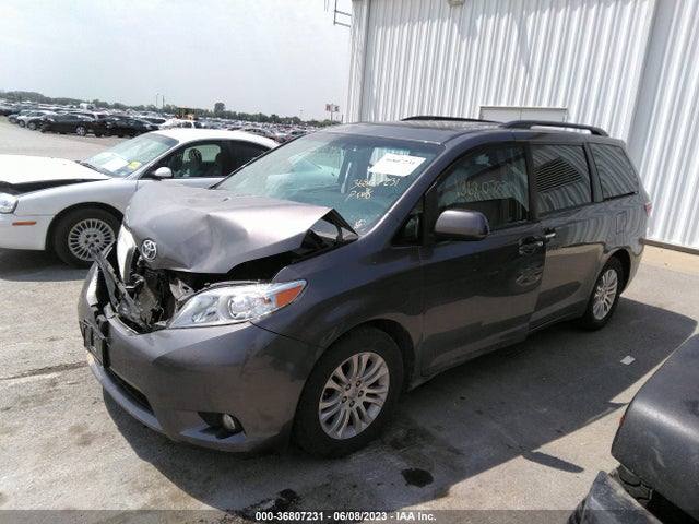 Toyota Sienna Xle Auto Access 2017 5TDYZ3DC5HS899848 Image 2