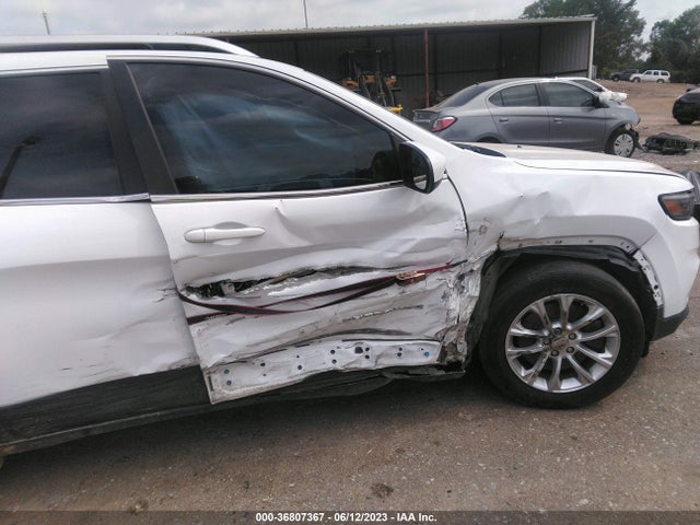 1C4PJLCB4KD263209 Jeep Cherokee Latitude