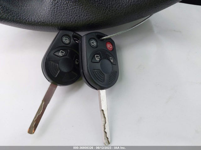 Ford FOCUS SE 2017 1FADP3F24HL297622 Image 3