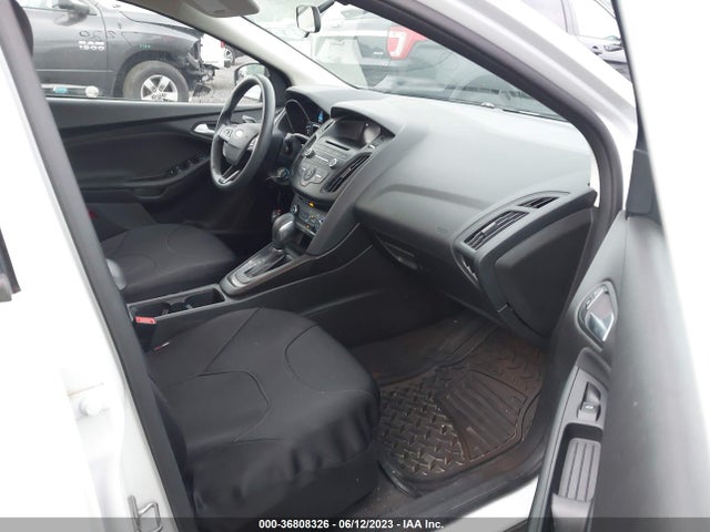 Ford FOCUS SE 2017 1FADP3F24HL297622 Image 11