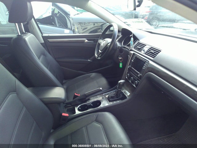 1VWBT7A36GC016369 Volkswagen Passat 1.8t Se