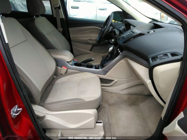 1FMCU0GX4EUD87782 Ford ESCAPE SE