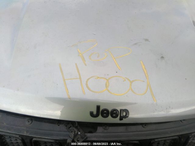 3C4NJCBB5JT460715 Jeep Compass Altitude