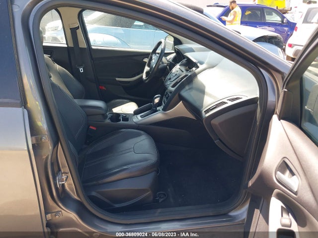 Ford FOCUS SE 2014 1FADP3F22EL241593 Image 6