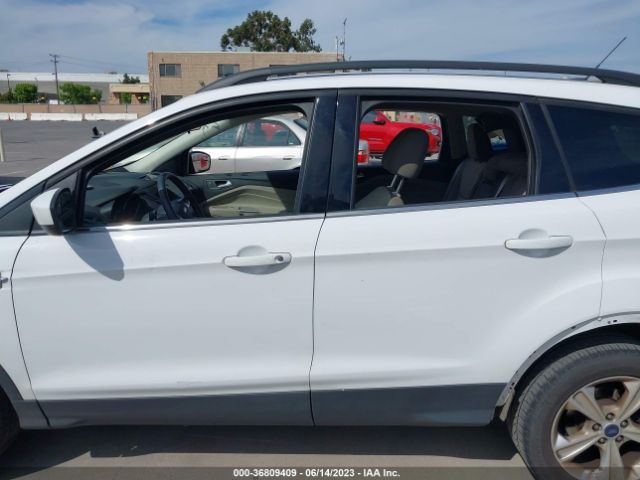 1FMCU0GX0EUB99650 Ford ESCAPE SE