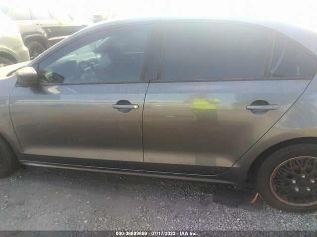 3VW2K7AJ2EM405295 Volkswagen Jetta Sedan S