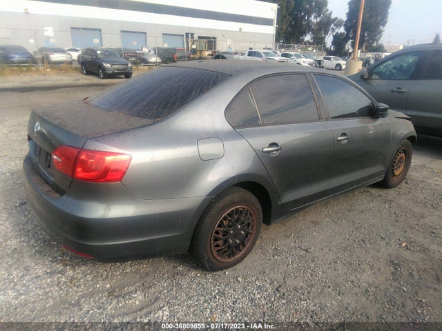 3VW2K7AJ2EM405295 Volkswagen Jetta Sedan S