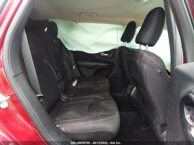 1C4PJMCB8FW576506 Jeep Cherokee Latitude