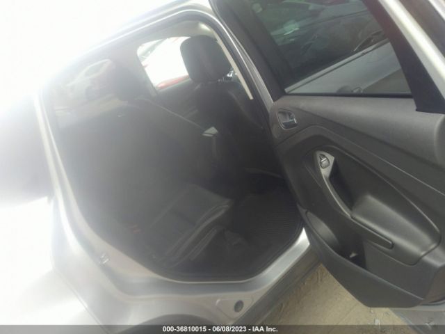 1FMCU9J95GUA99898 Ford Escape Titanium