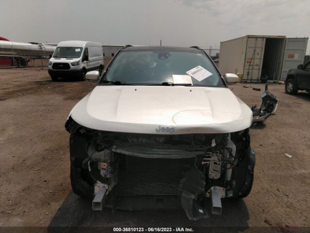3C4NJDCB2JT319279 Jeep Compass Limited