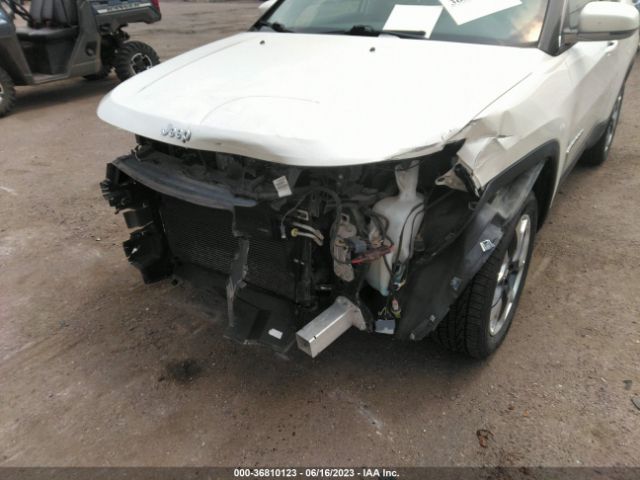 3C4NJDCB2JT319279 Jeep Compass Limited