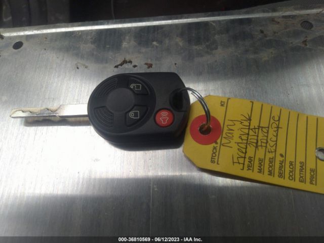1FMCU0GX7EUB63258 Ford ESCAPE SE