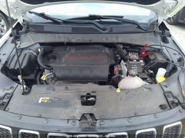3C4NJCBB1JT233845 Jeep Compass Latitude