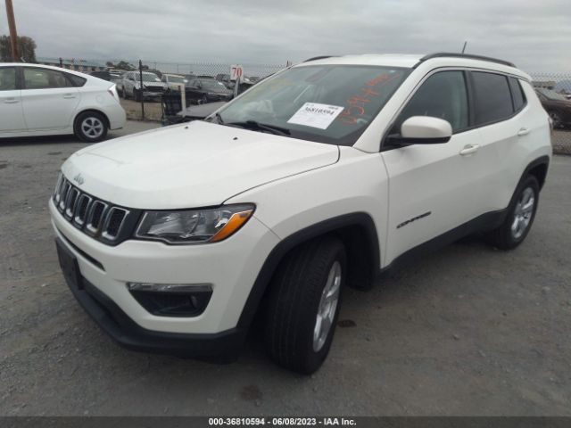 3C4NJCBB1JT233845 Jeep Compass Latitude